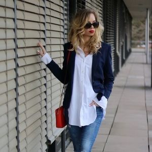 Meet your Posher, Maxam